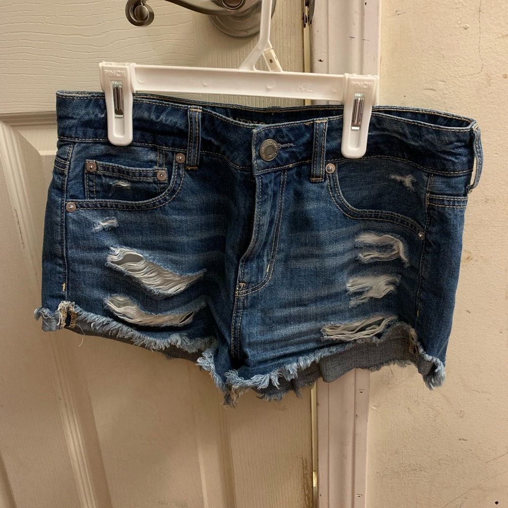 American Eagle Jean Shorts Size 6 Lightly Worn